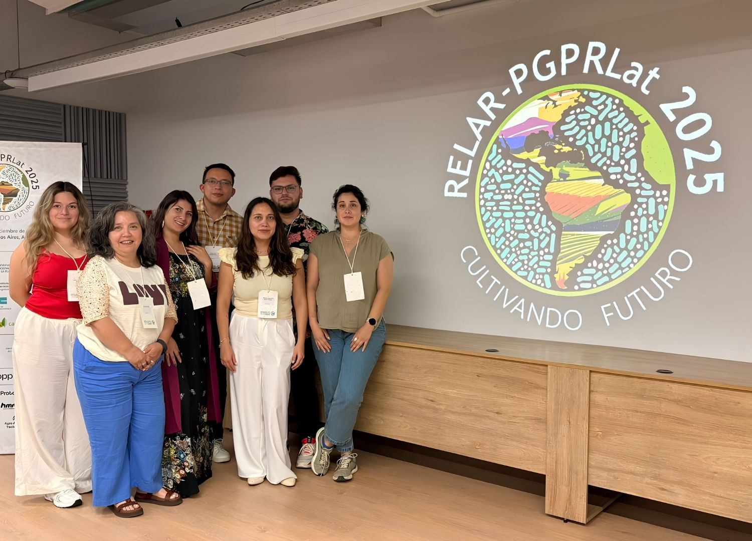 Grupo de Ecología Microbiana de la Rizósfera del Instituto de Biología PUCV participó en el congreso RELAR 2025