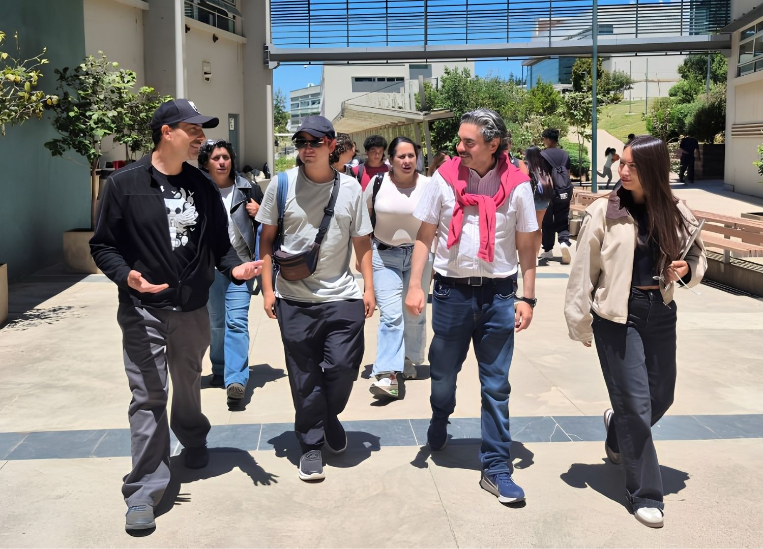 Profesor Hernán Cofré realiza cursos sobre enseñanza del cambio climático para docentes del sistema escolar